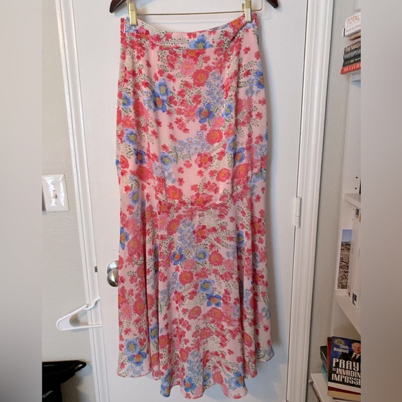 Sugarlips skirt, size M, pre-owned, beautiful flowy layers - Picture 6 of 9